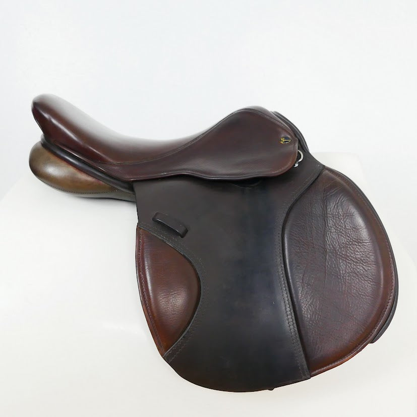 Silhouette Shoulder Free Jumping Saddle - 17.5" Narrow-Medium Brown TF133