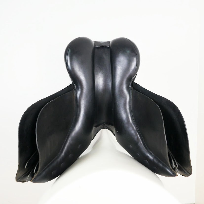 Hastilow Jumping Saddle - 17" Medium Black TF105