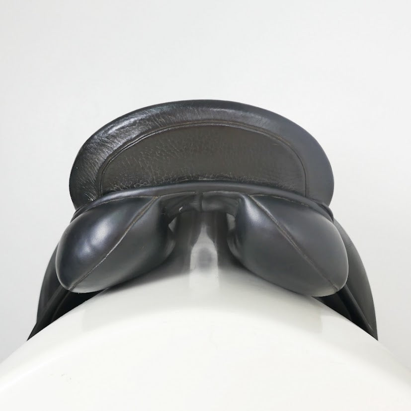 County Competitor 2000 Dressage Saddle - 16.5" Medium Black TD143