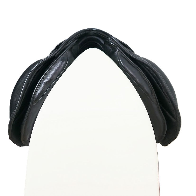 Kent & Masters S-Series Surface Block Dressage Saddle (MDS) - 17" Adjustable Black TD157