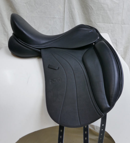 New Monarch X Dressage Saddle