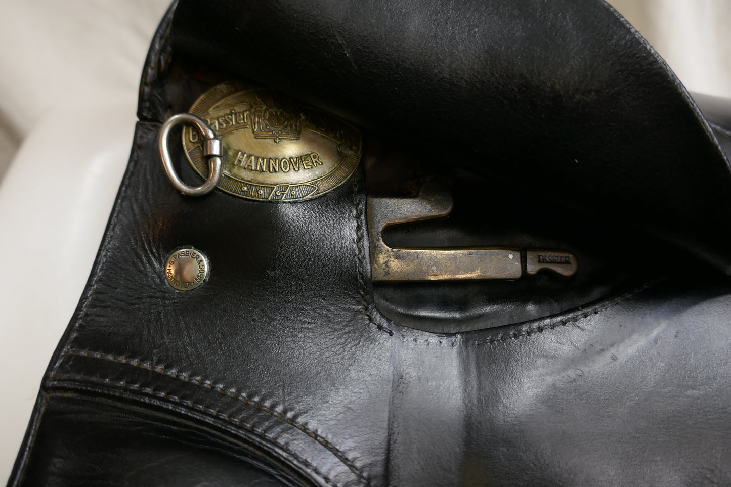 Passier Grand Gilbert Dressage Saddle - 17.5" Medium Black D2110