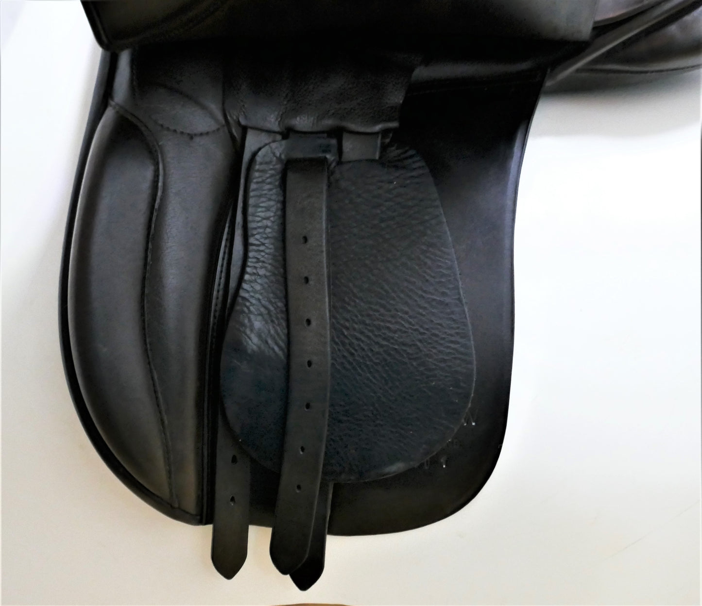 West End Working Hunter/Showing Saddle - 17.5" Wide Brown E506