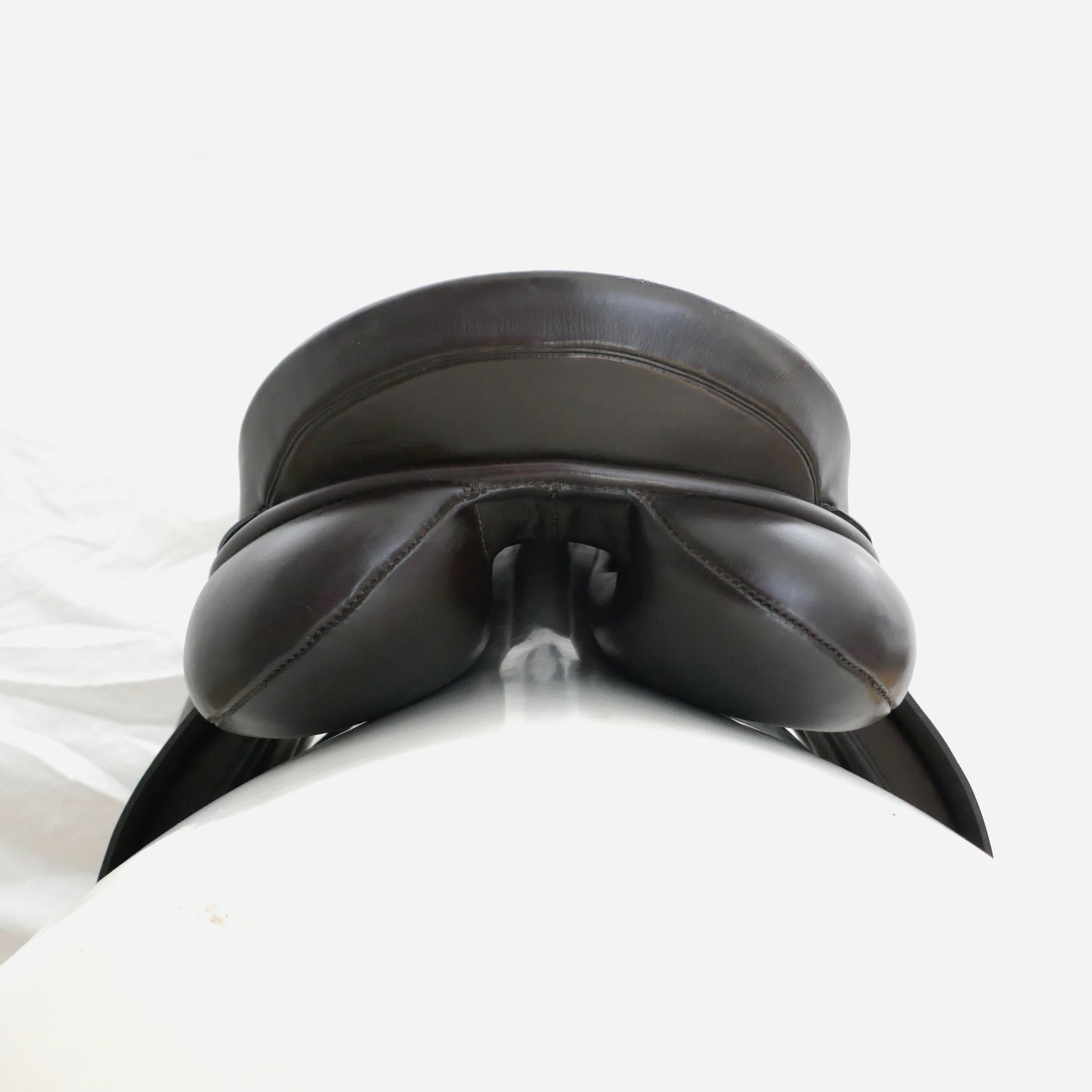 Village Saddlery Show Saddle - 17.5" Medium Brown TE10