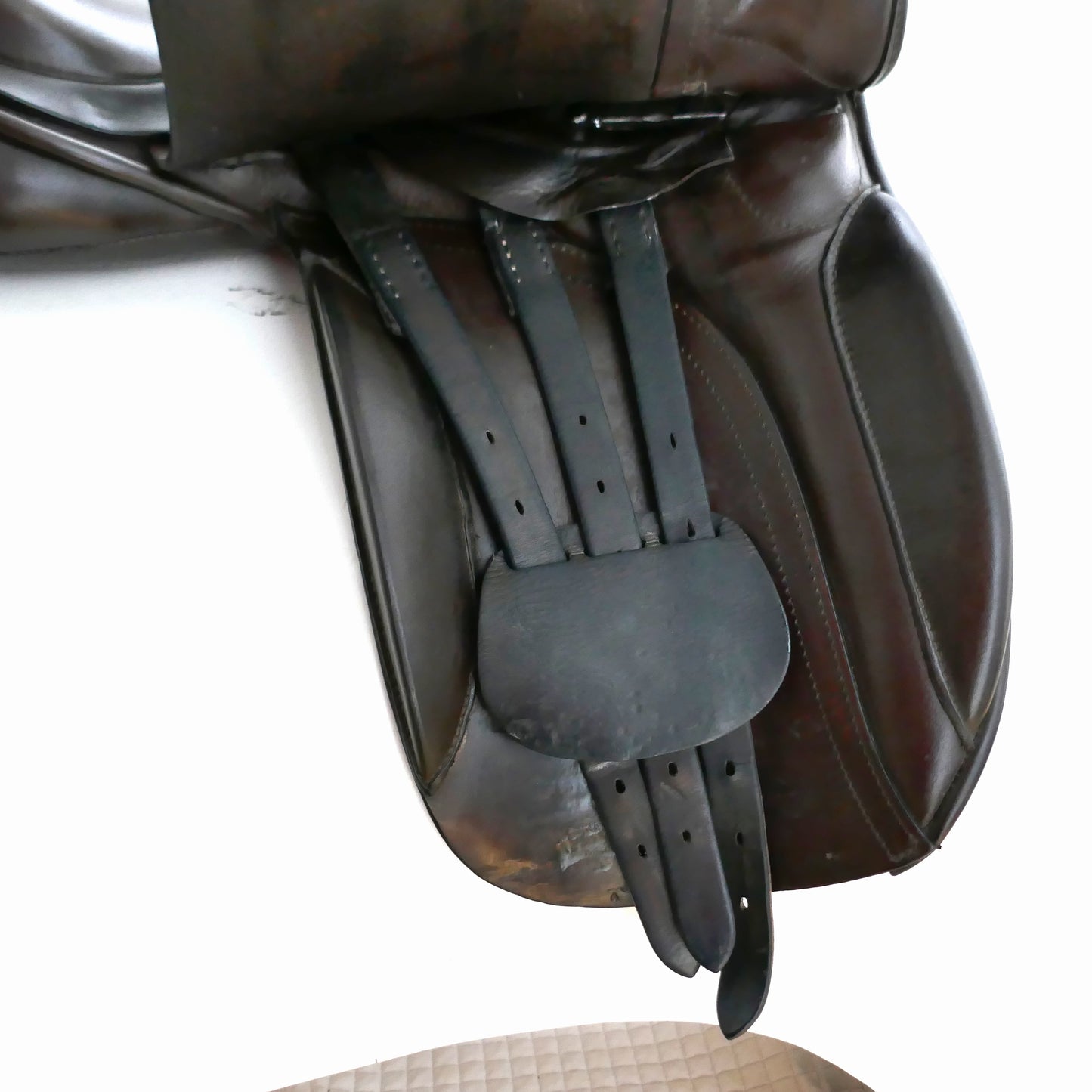 Village Saddlery Show Saddle - 17.5" Medium Brown TE10