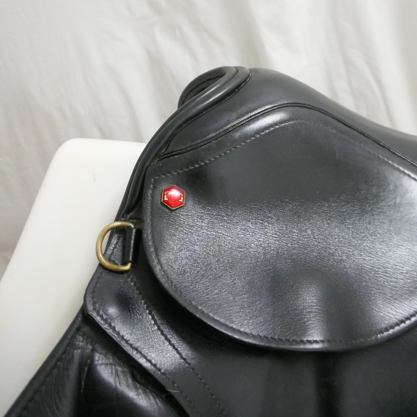 Albion Selecta Saddle - 17.5" Medium Black (Jumping Pads) TB72