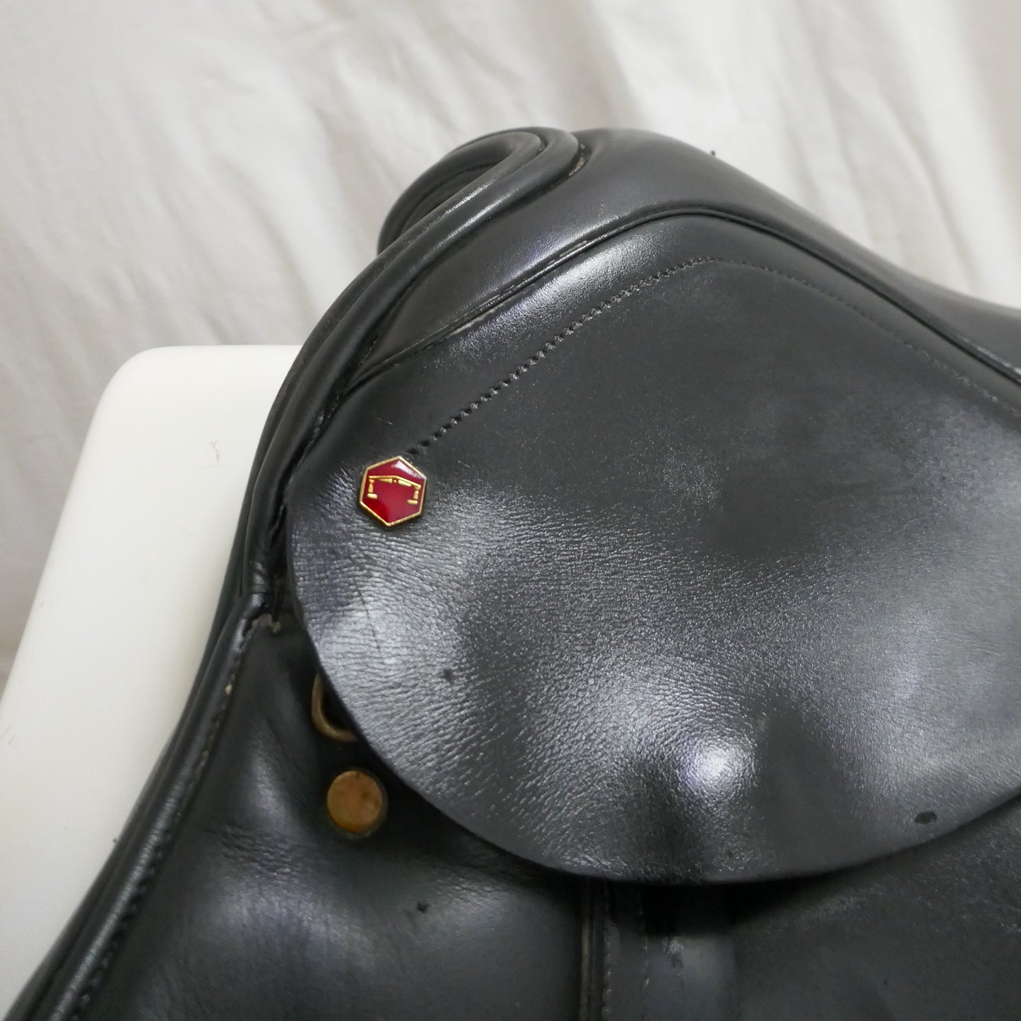 Albion K2 GP Saddle - 17" Narrow-Medium Black TB71