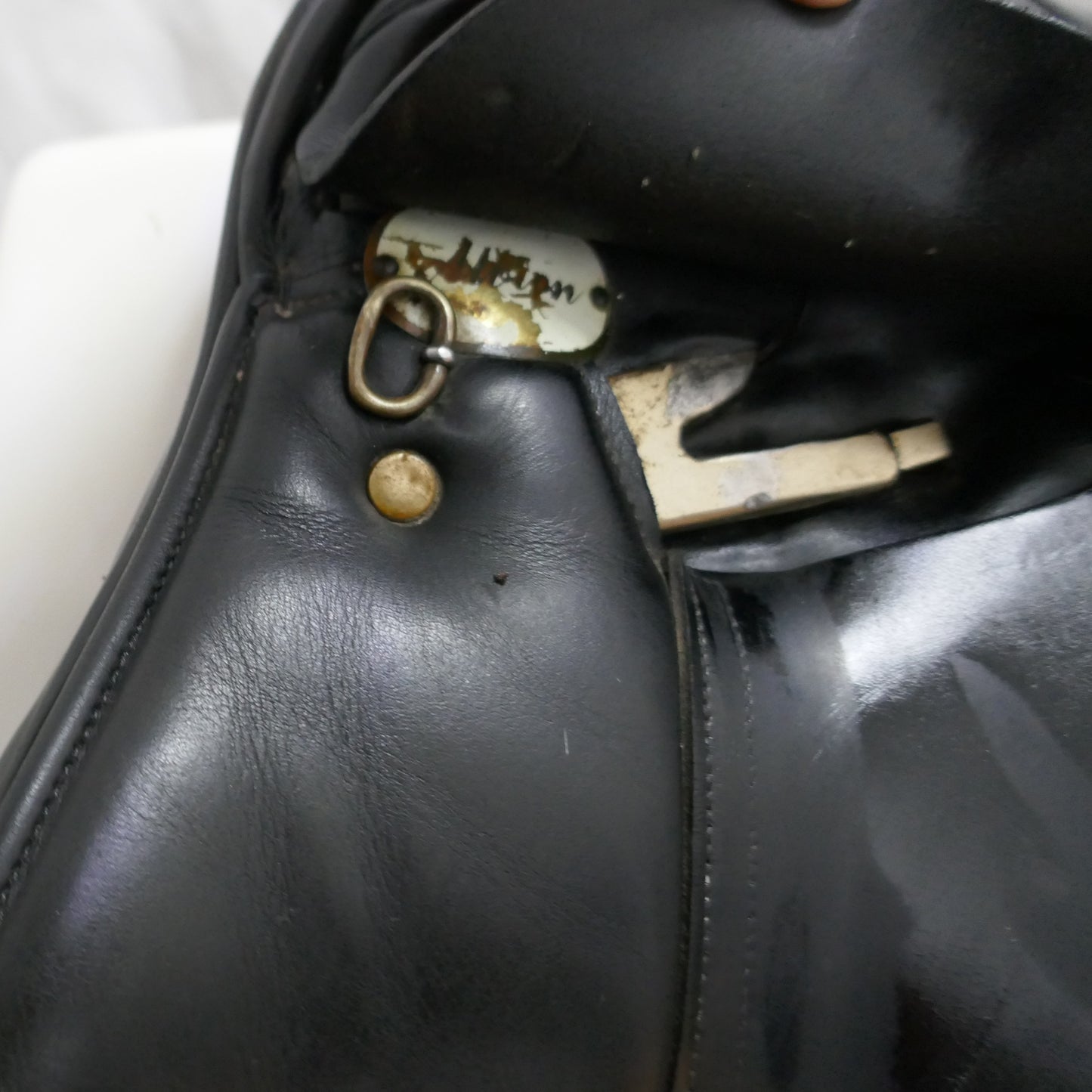 Albion K2 GP Saddle - 17" Narrow-Medium Black TB71