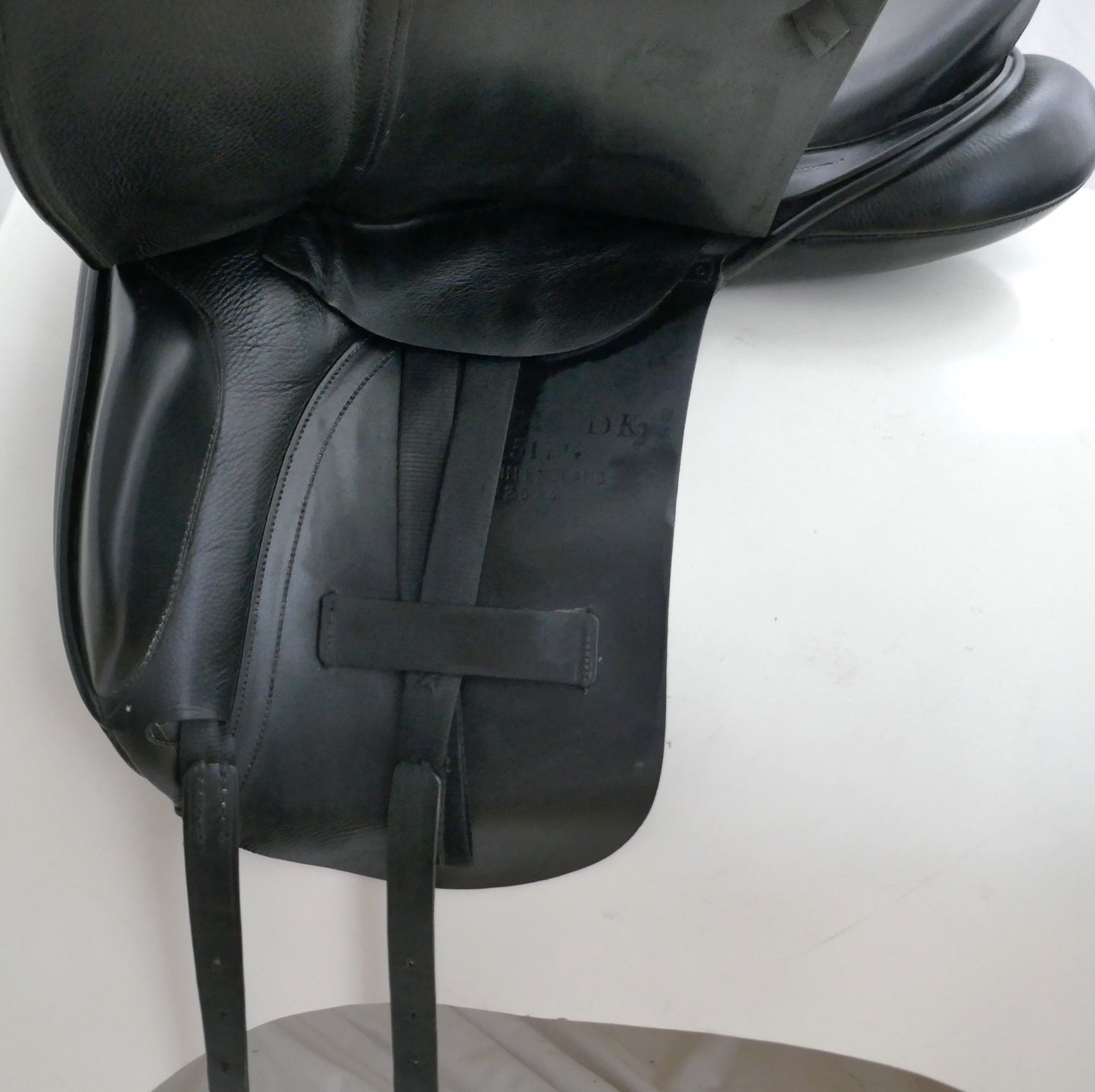 Albion Genesis K2 Dressage Saddle - 17.5" Medium Wide Black TD68