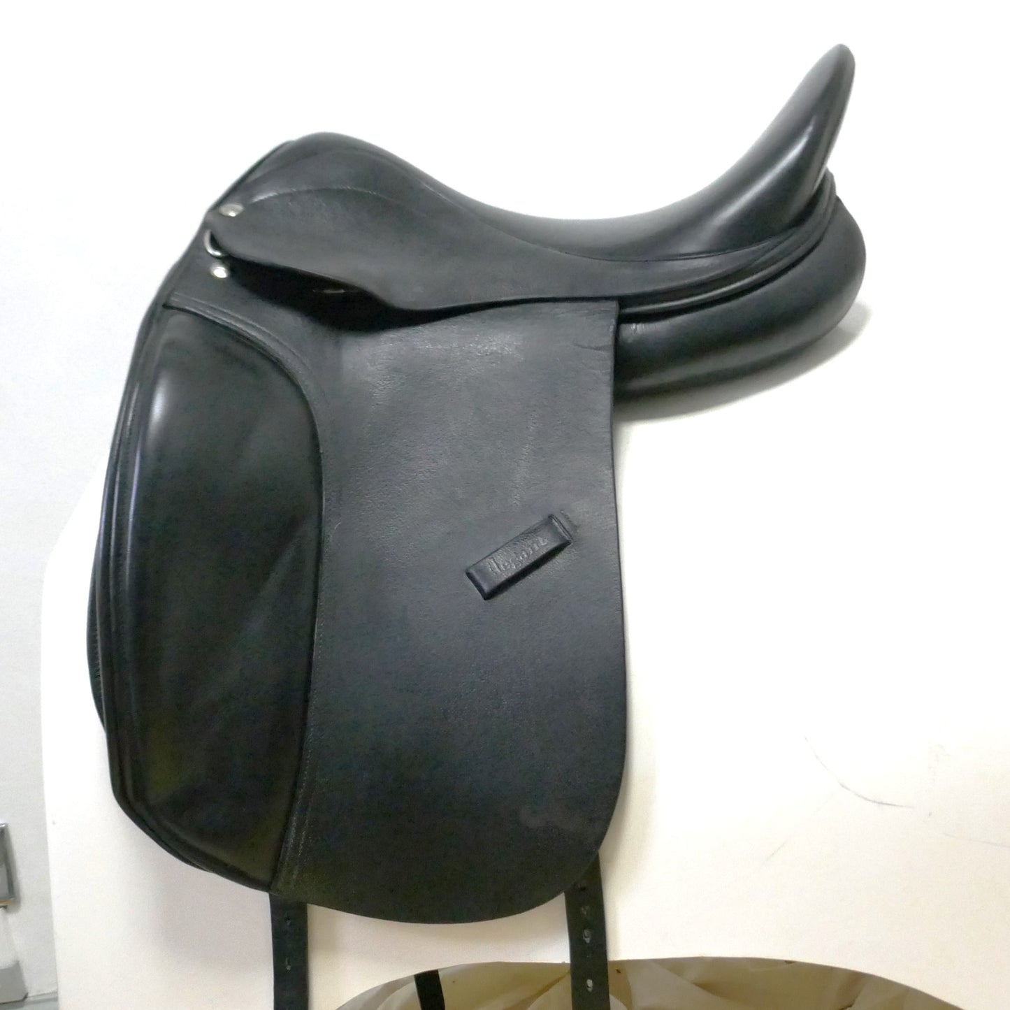 Harry Dabbs Elegant Dressage Saddle - 17" Medium-Wide Black TD76