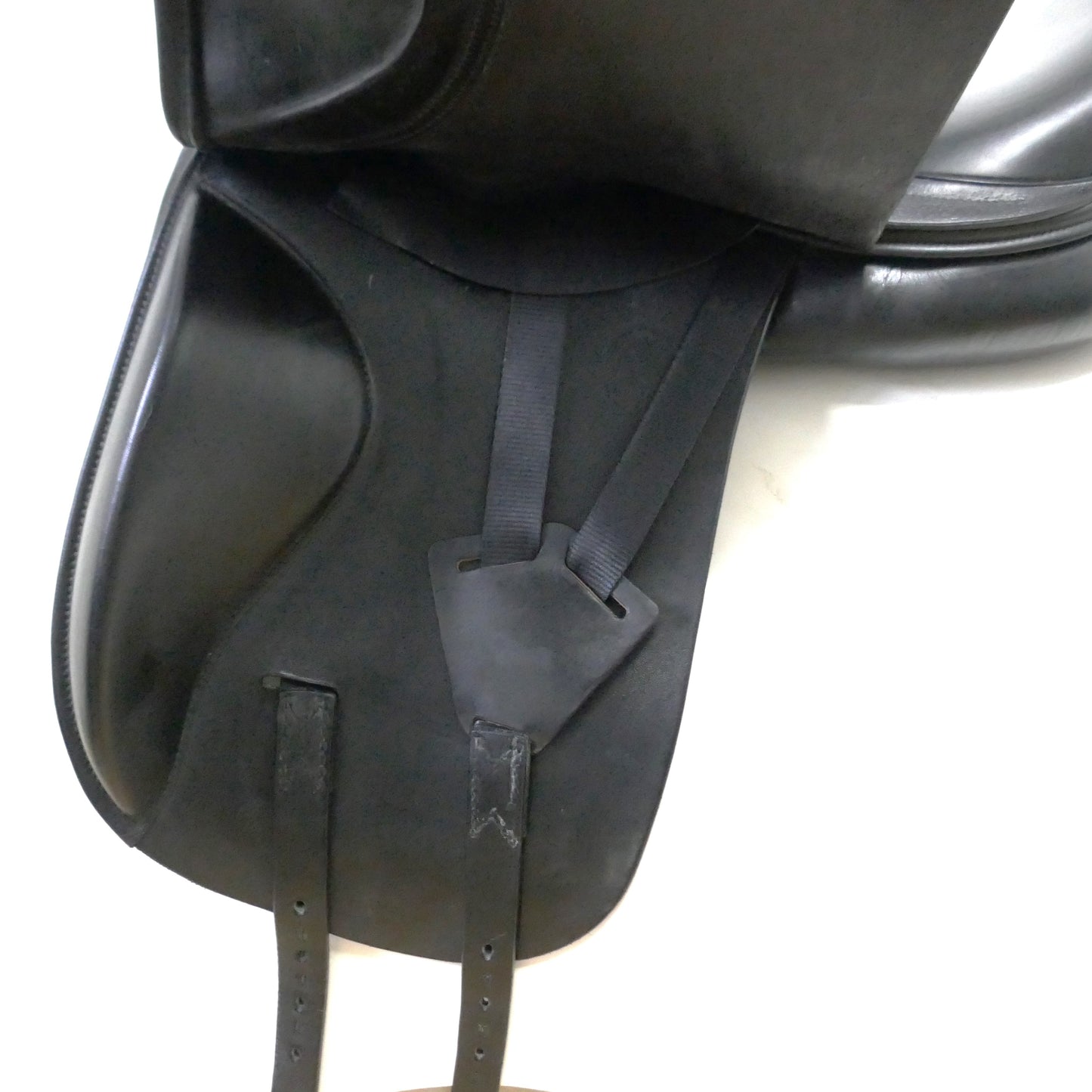 Harry Dabbs Elegant Dressage Saddle - 17" Medium-Wide Black TD76