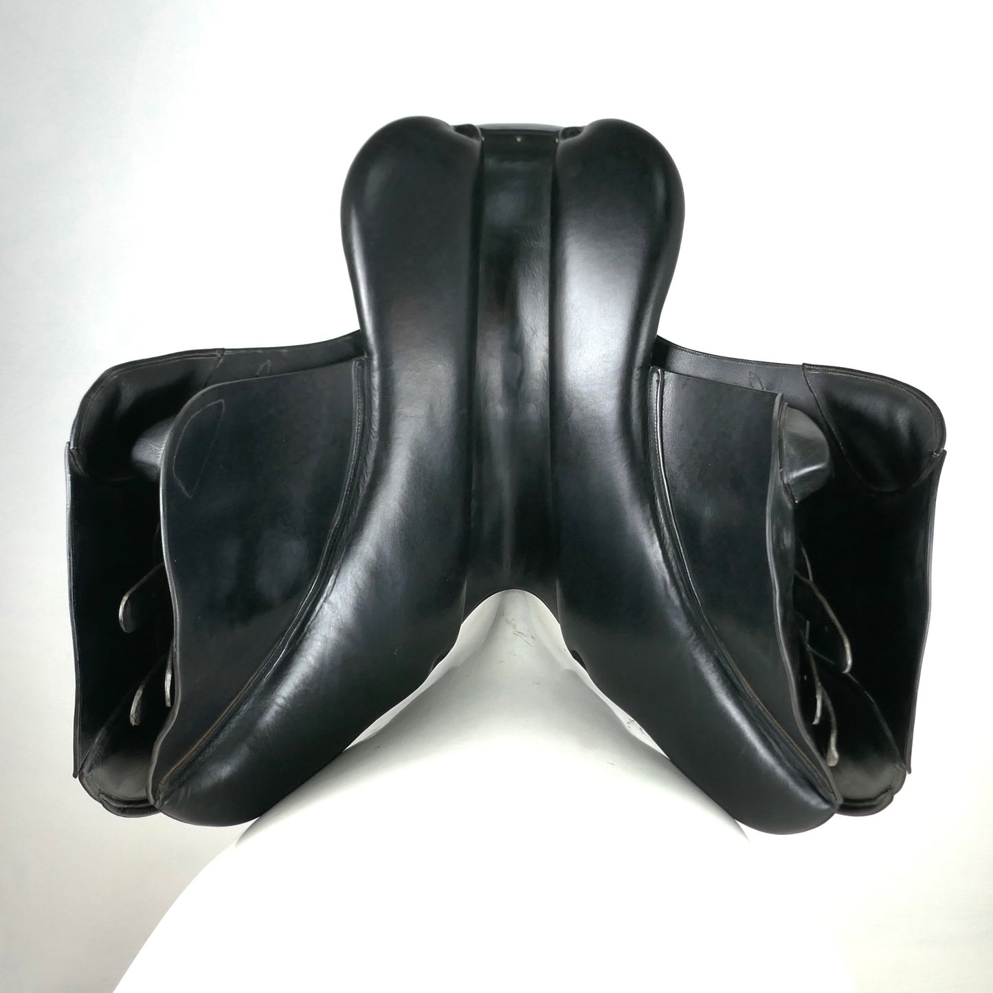 Mark Todd Close Contact GP/Jump Saddle - 18" Medium Black TF72