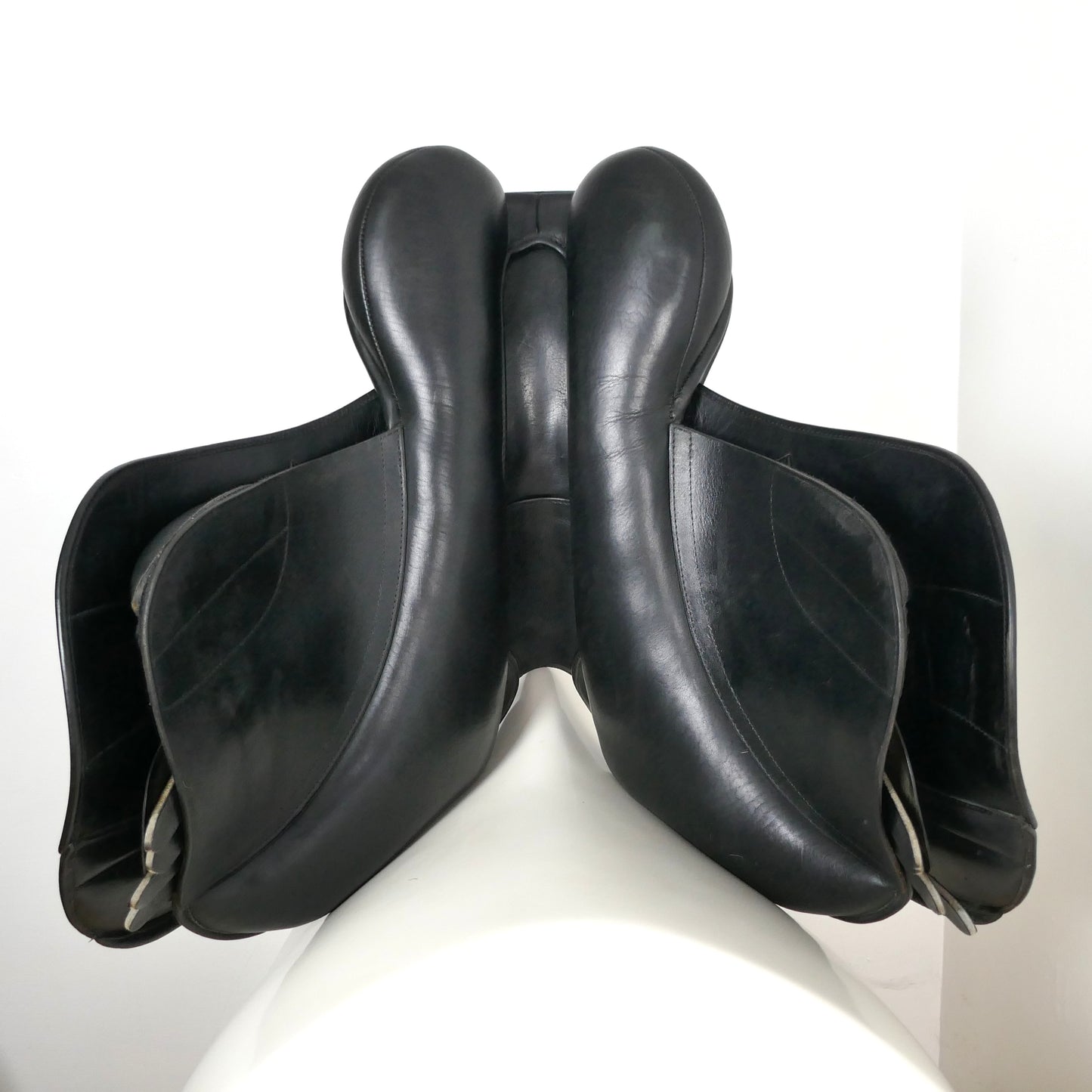 GFS Monarch Regency VSJ Saddle - 17.5" Adjustable Black TB281