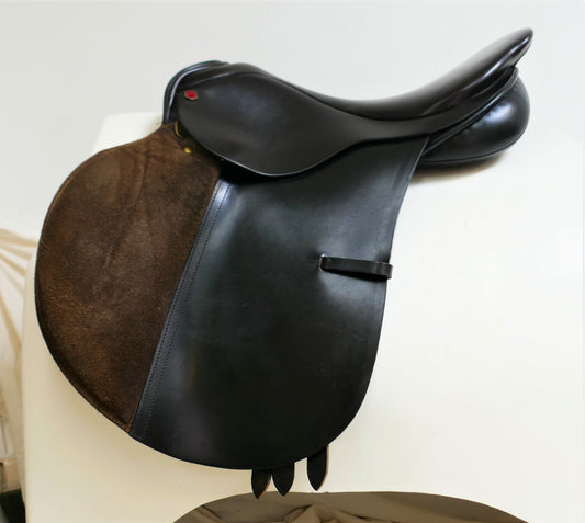 Albion 5000 X.Country Jumping Saddle - 17.5" Medium Brown F818