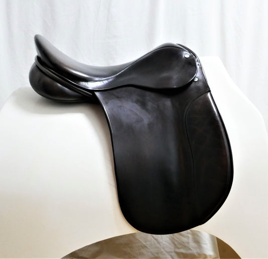 West End Working Hunter/Showing Saddle - 17.5" Wide Brown E506