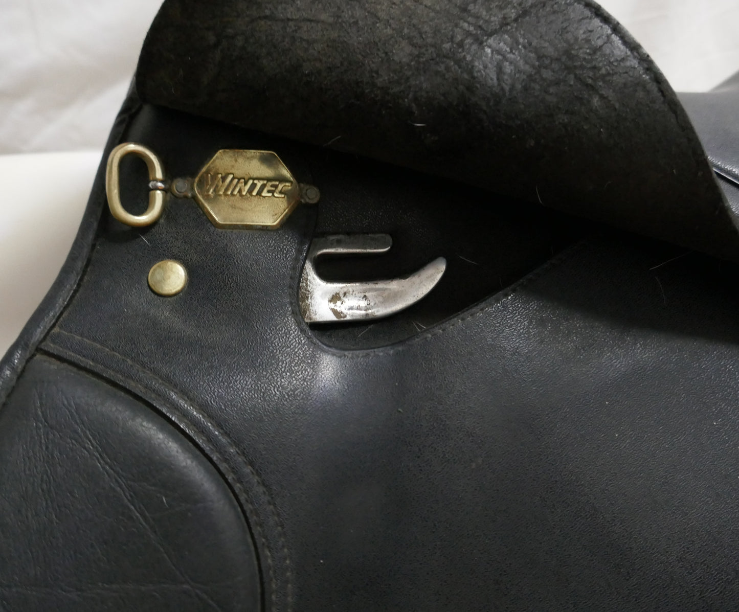 Wintec 500 All Purpose Saddle - 17" Adjustable Black Cair TB41