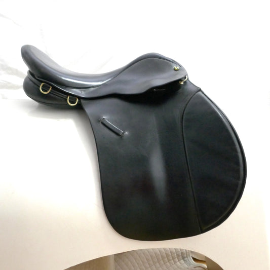 Ideal VSD Saddle - 17" Wide Black TB43