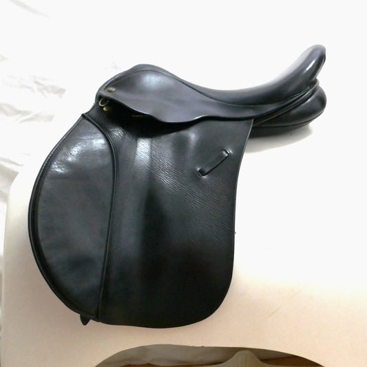 Ideal VSD Saddle - 17" Wide Black TB43